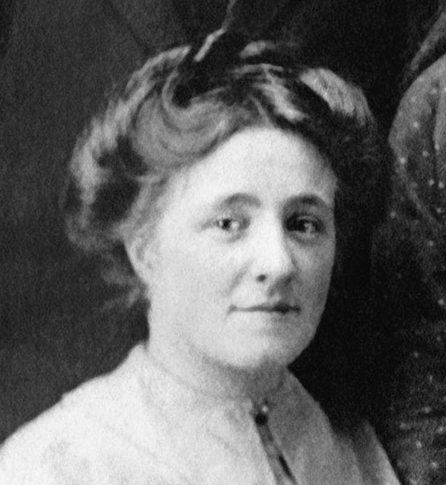Photo of photos/Mary MacLennan (nee Baxter) bn abt 1867 portrait